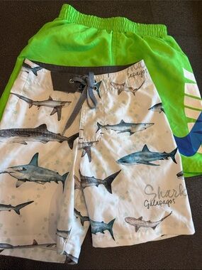 Nike & Tatoo Kids Lime Green & White Shark Galapagos Print Swim Trunks size 6/ S